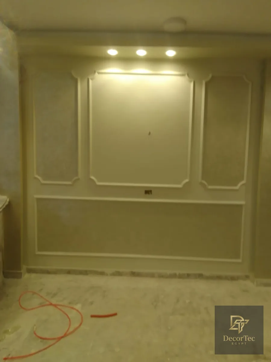 تركيب بانوهات حوائط كلاسيك - DecorTec Egypt